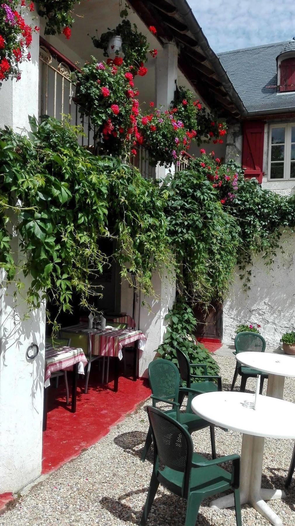 Hotel Les Bains De Secours Sevignacq-Meyracq Экстерьер фото